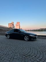BMW E92 318i LCI - BMW 318 mit Benzin-Antrieb: Coupé