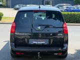 Peugeot 5008 Family plus * 1. HAND * 7- SITZER * - Peugeot Gebrauchtwagen von 2011