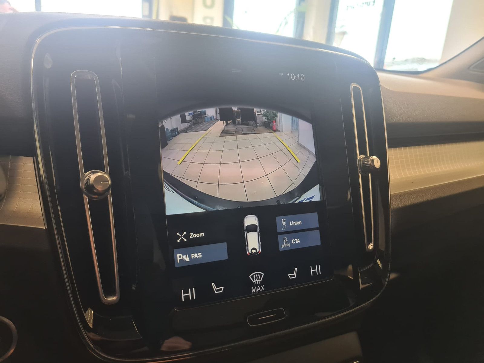 Fahrzeugabbildung Volvo XC40 Momentum AWD/LED/KLIMA/GARANTIE