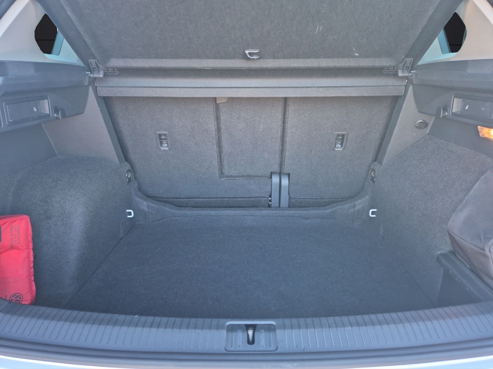 Fahrzeugabbildung Volkswagen Tiguan TDI Elegance DSG 4M Matrix AID Pano ACC P
