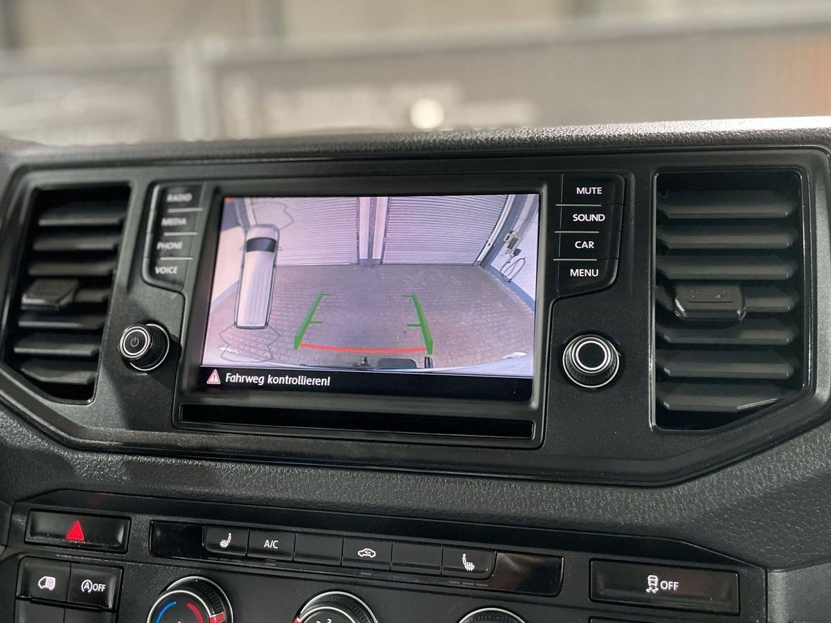 Fahrzeugabbildung Volkswagen Crafter Kasten 35 mittell Hochdach  #Kamera#AHK