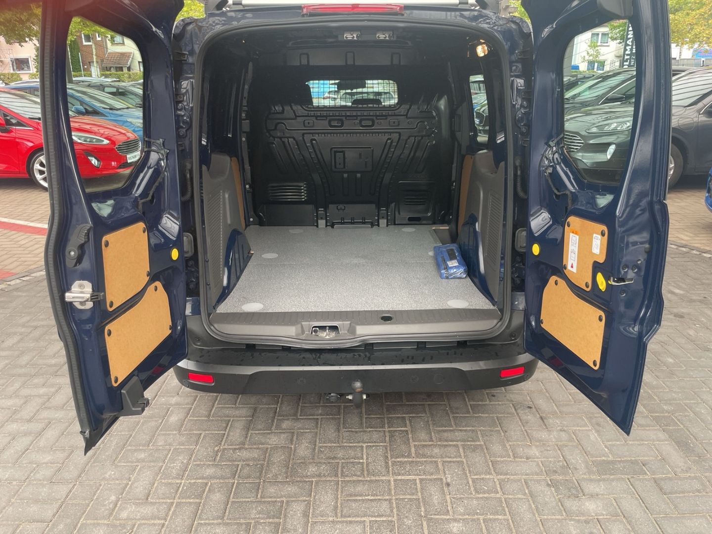 Fahrzeugabbildung Ford Transit Connect Kasten Trend L1 1.5 EB AHK Dacht