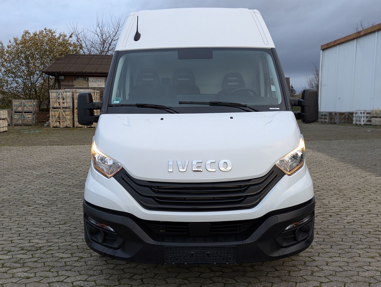 Fahrzeugabbildung Iveco Daily 35S18V4100L 3.0L Dach/Holzboden Kamera Kli