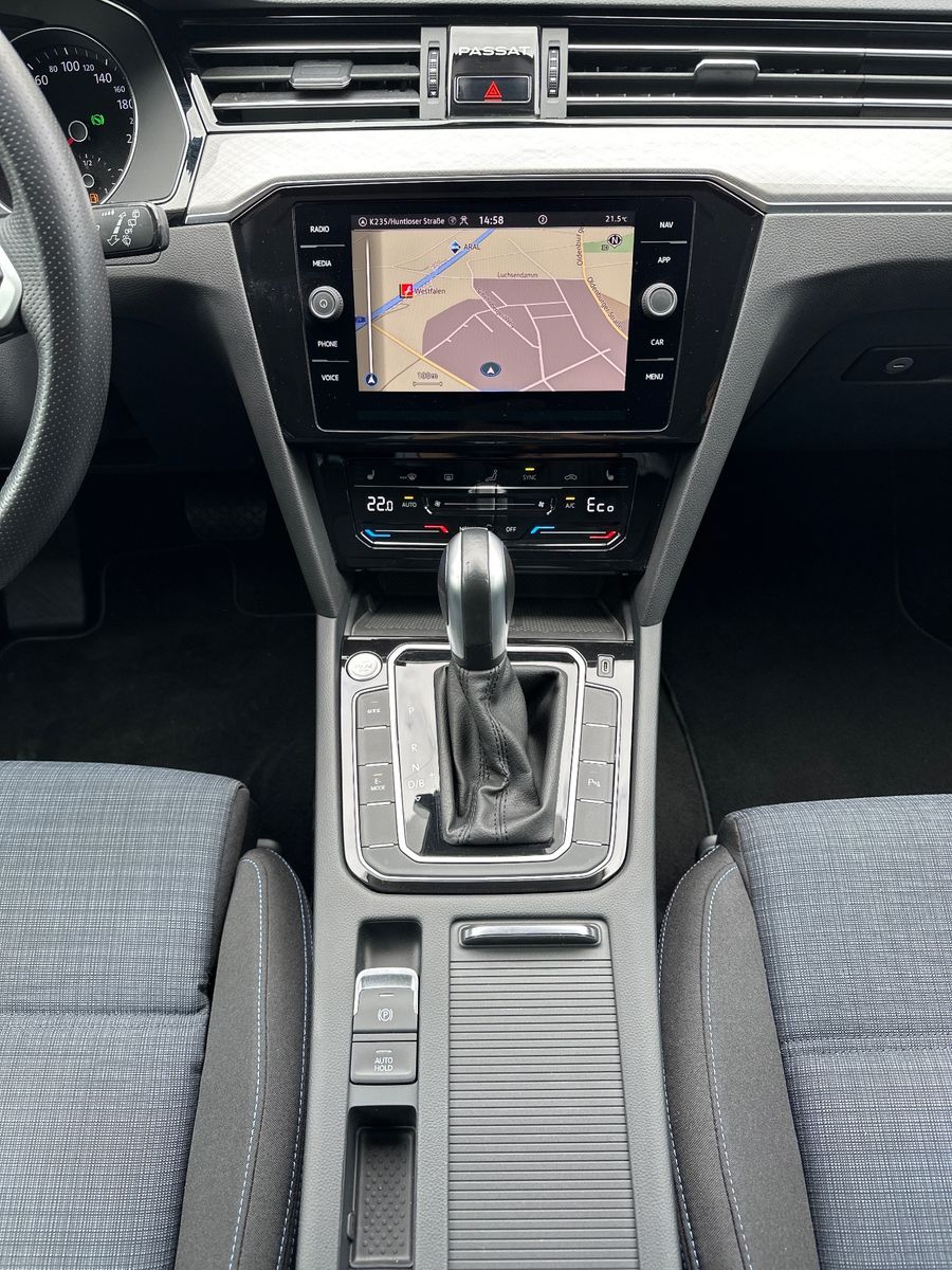 Fahrzeugabbildung Volkswagen Passat Variant GTE NAV+LED+ACC+AHK+17ZOLL+KAMERA