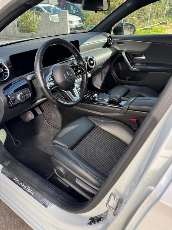 Mercedes-Benz A 220