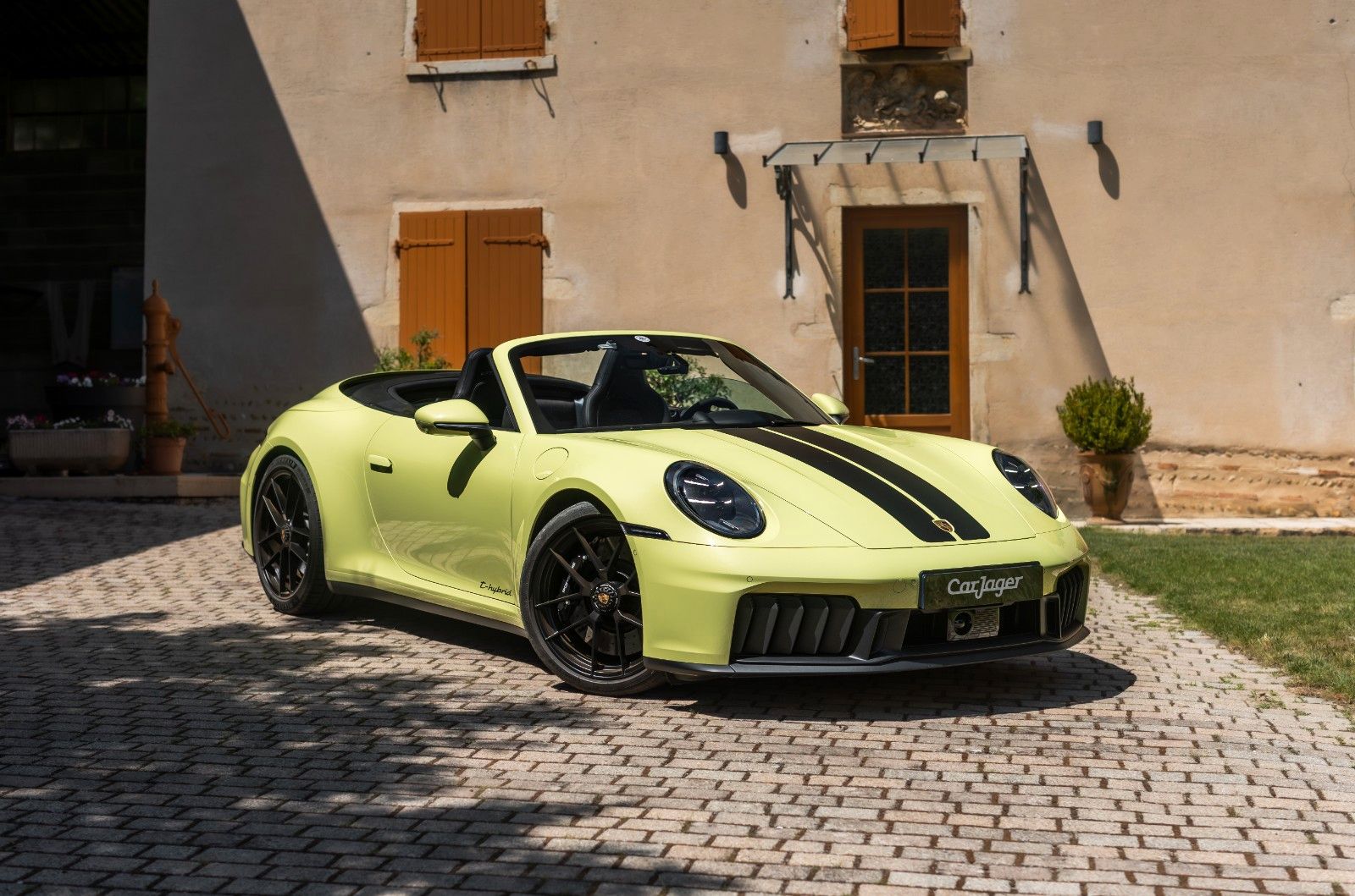 PORSCHE 992 Carrera GTS