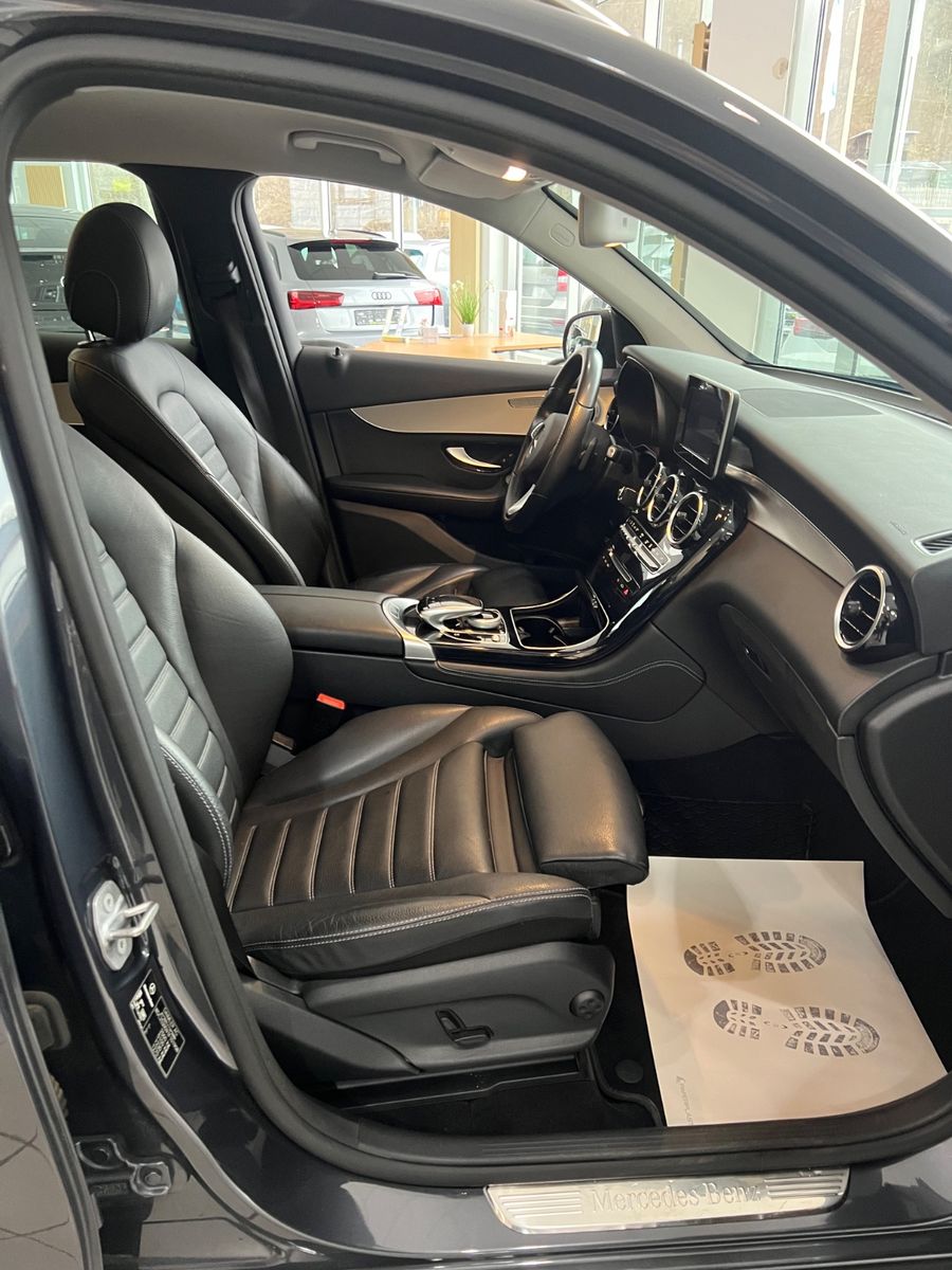 Fahrzeugabbildung Mercedes-Benz GLC 250 d 4Matic *LEDER*NAVI*SITZHEIZUNG*LED*