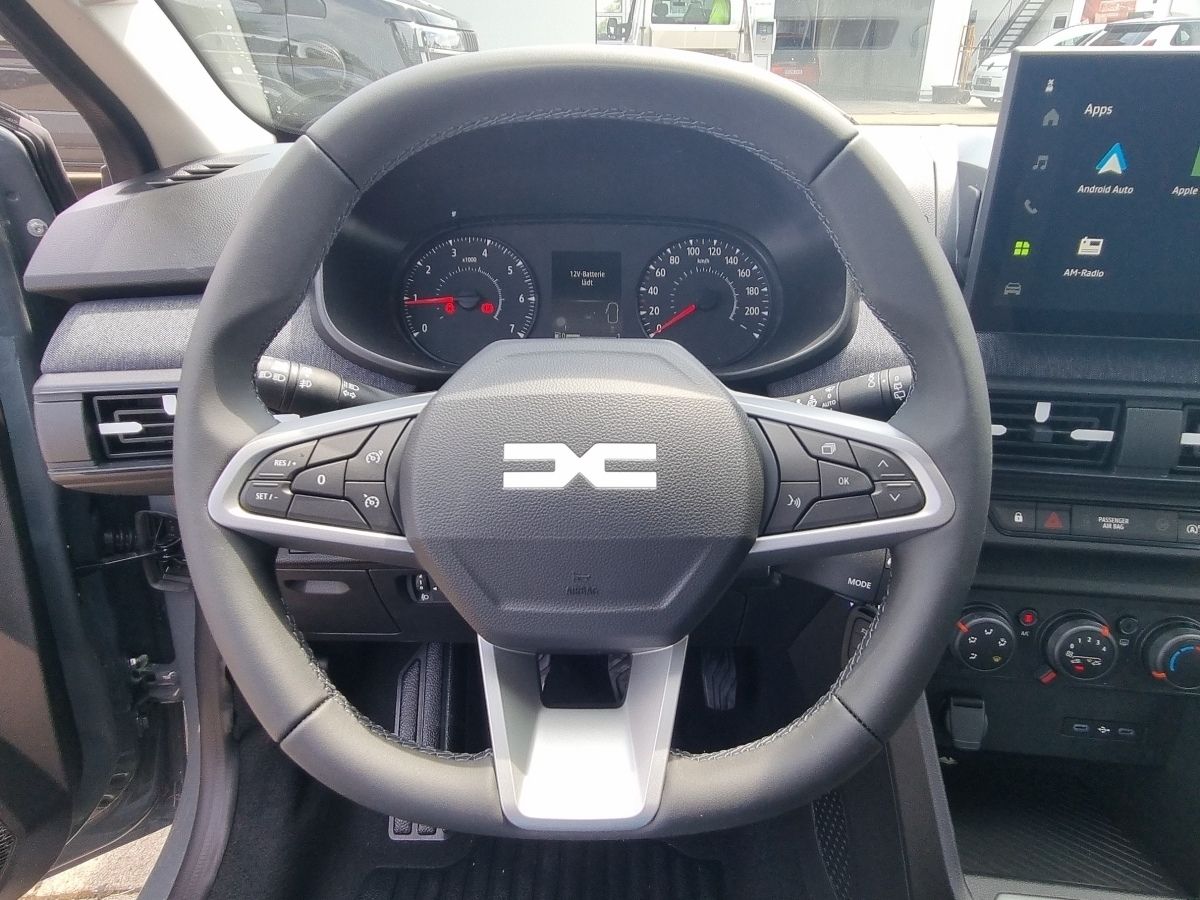 Fahrzeugabbildung Dacia Sandero Expression TCe 100