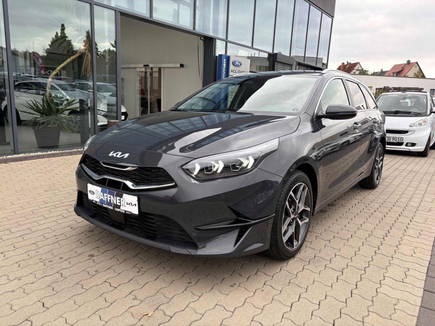 Fahrzeugabbildung Kia Ceed_sw Ultimate 1.5 T-GDI Mild-Hybrid P8, P9