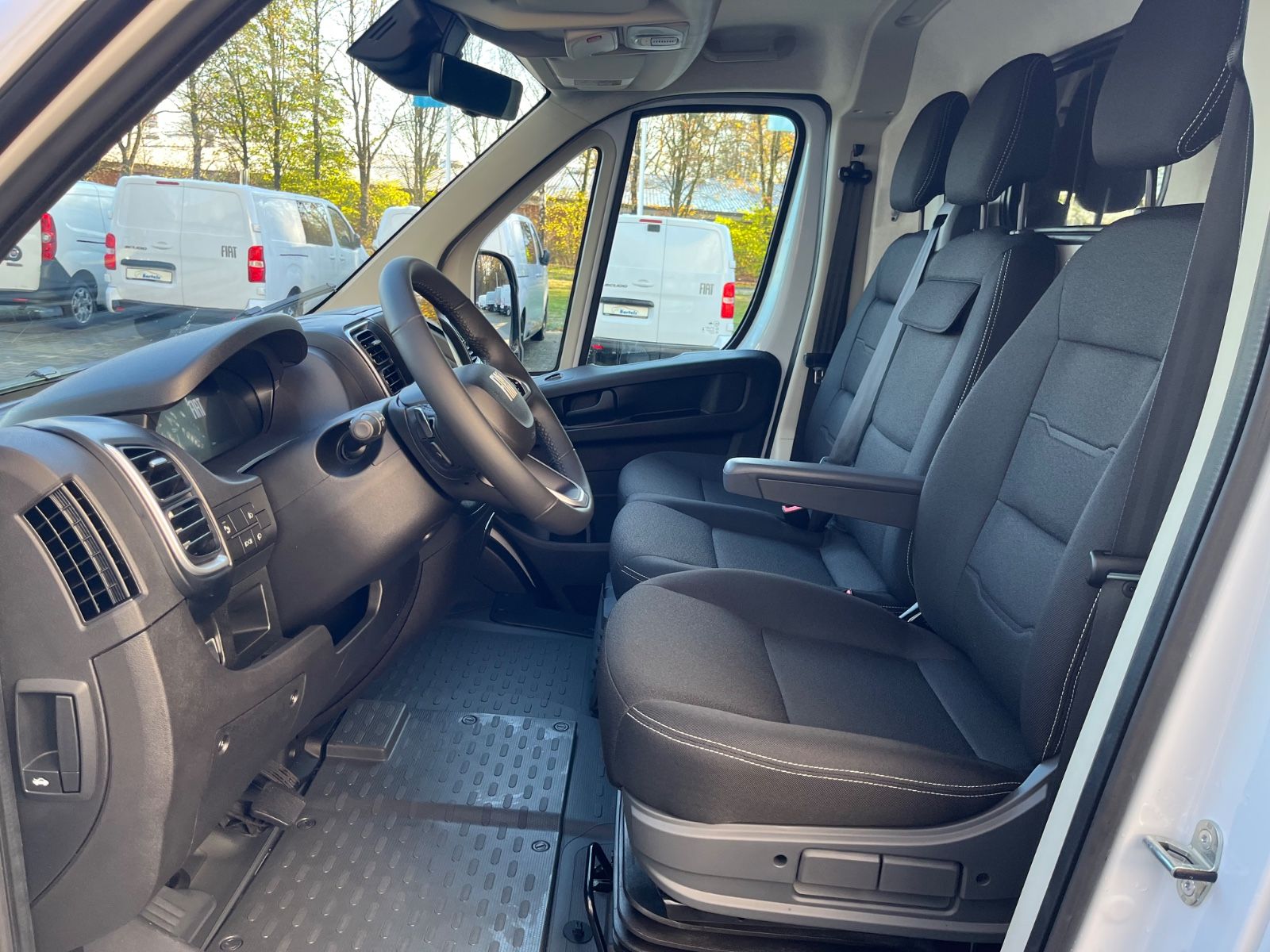 Fahrzeugabbildung Fiat E- Ducato H2 Kastenwagen 40 L3H2 205kW Hochdach