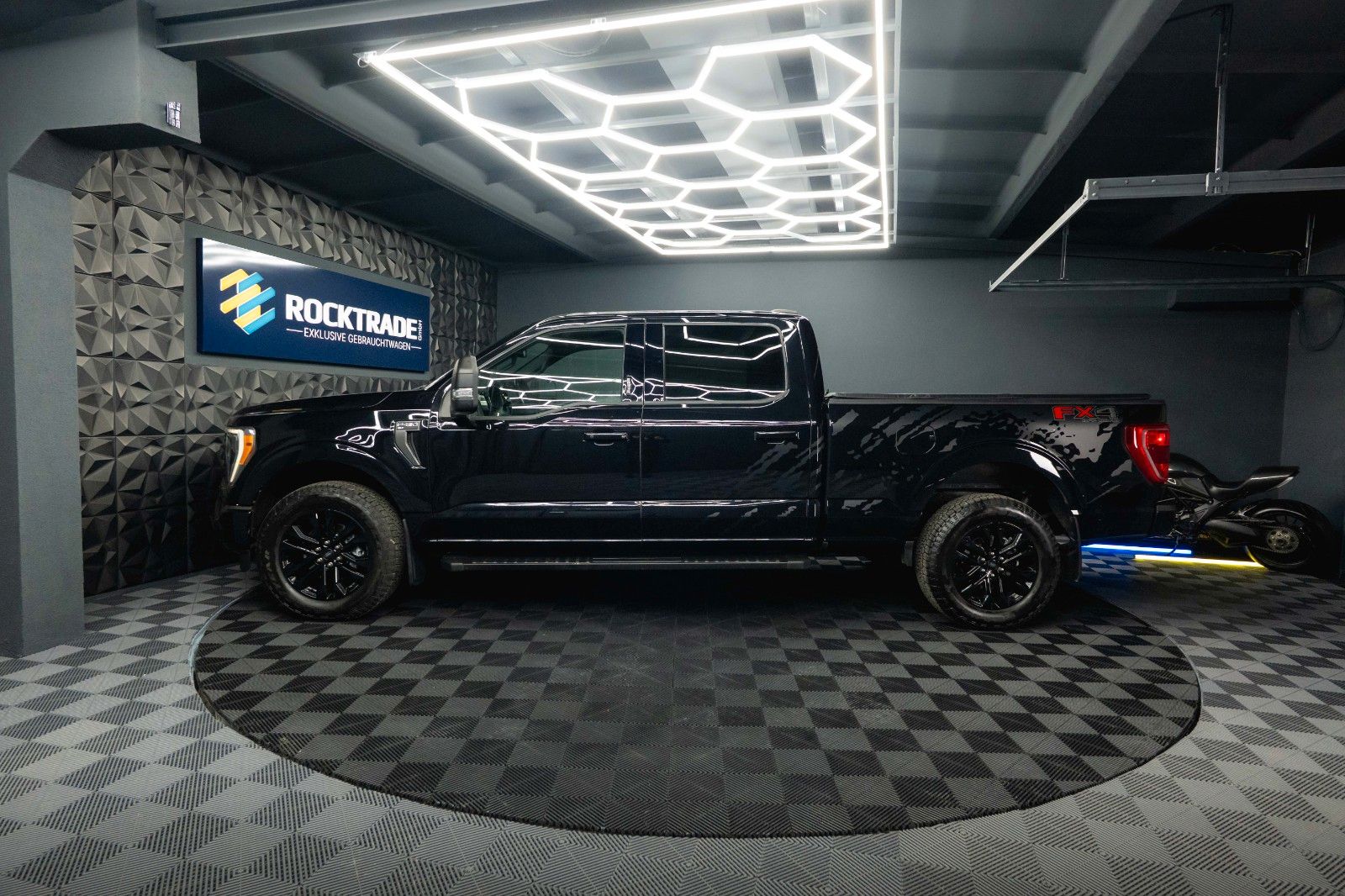 Fahrzeugabbildung Ford F150 5.0L V8 4x4 SuperCrew Longbed RAPTOR 19%