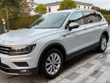 Volkswagen VW Tiguan Allspace Highline 4 Motion DSG 360 7 S - gebrauchte VW Tiguan Allspace aus dem Jahr 2017