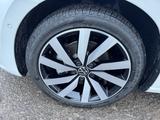 Volkswagen Touran Highline 1.5TSI AHK PANO STHZ LED KAM ACC - Volkswagen Touran mit Benzin-Antrieb: Van, Automatik