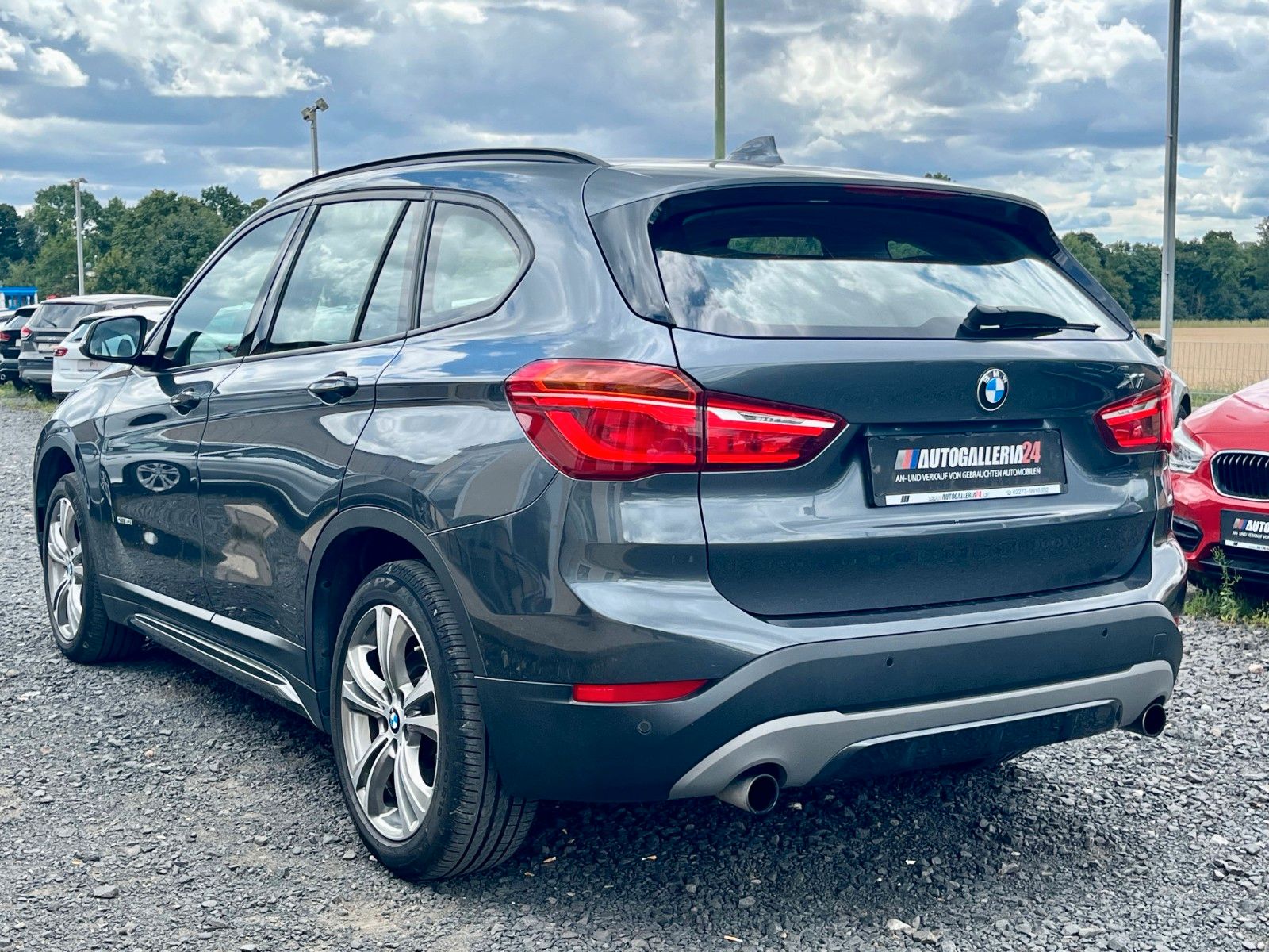 Fahrzeugabbildung BMW X1 xDrive20i Aut. SPORT LINE Navi LED HiFi 18"LM