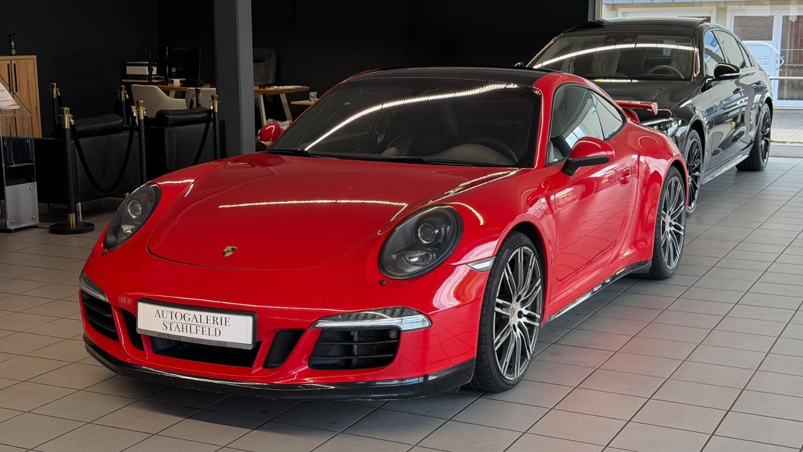Porsche 911 Carrera 4 GTS PANO/BOSE/PDLS/CARBON/CHRONO..