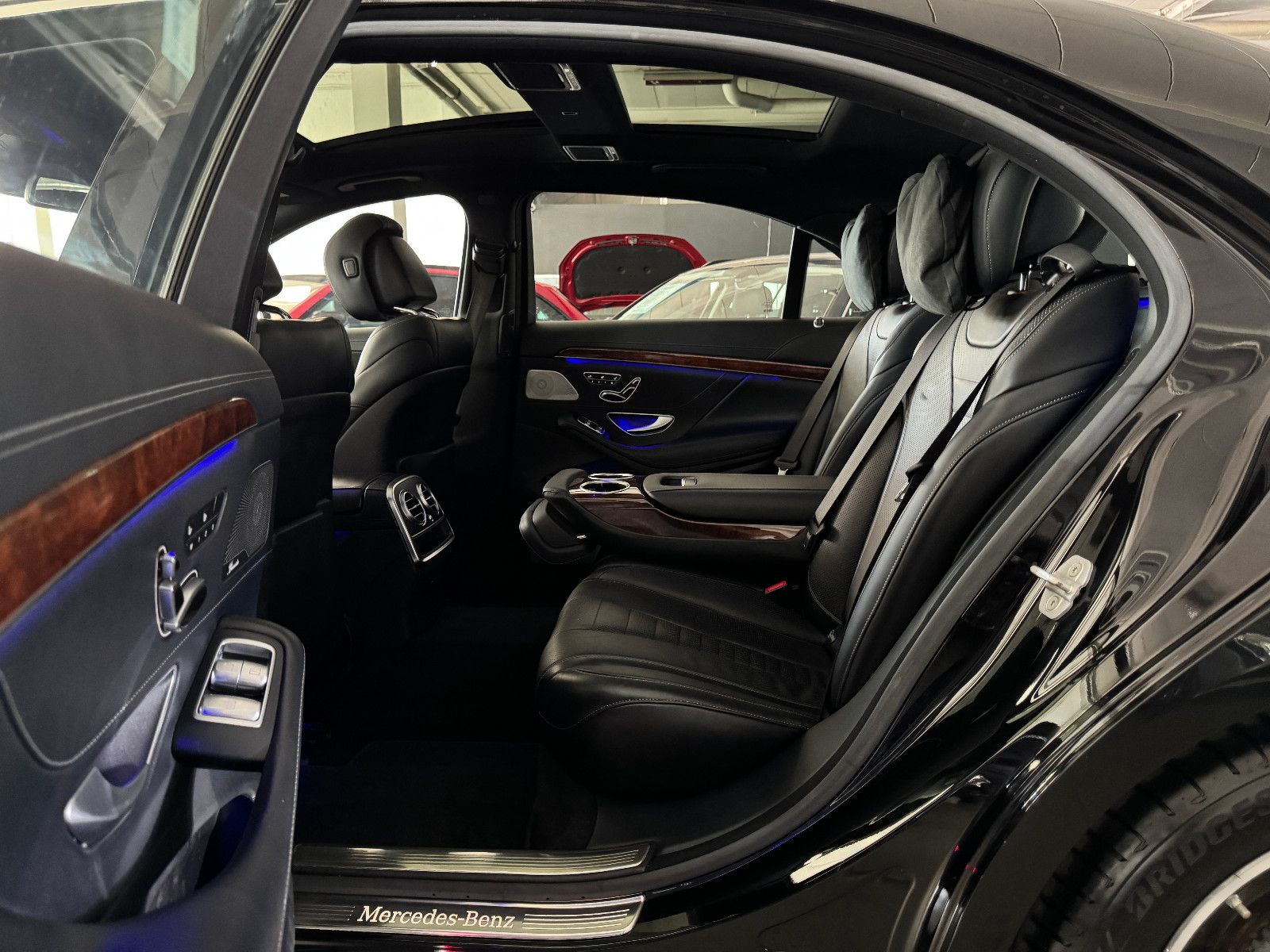 Fahrzeugabbildung Mercedes-Benz S 500 4MATIC LANG PANORAMA BURMESTER 4XSITZKLIMA