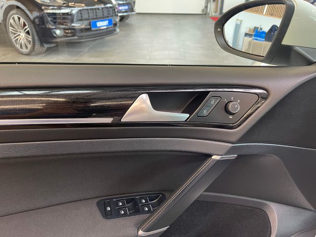 Volkswagen Golf VII Lim. Highline 1.5 TSI *1.HAND*LED*AHK*