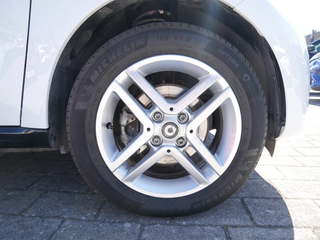 Fahrzeugabbildung Smart EQ forfour KLIMAAUTOMATIK