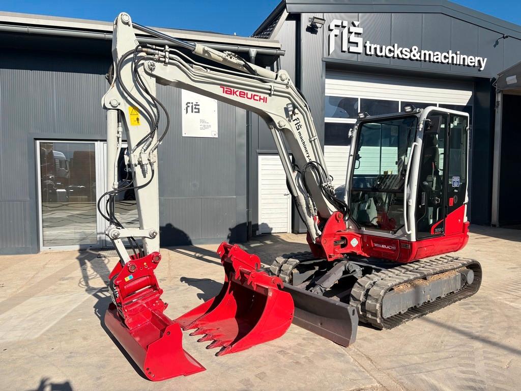 Takeuchi TB250-2 - 2021 YEAR - 1825 HOURS - POWERTILT