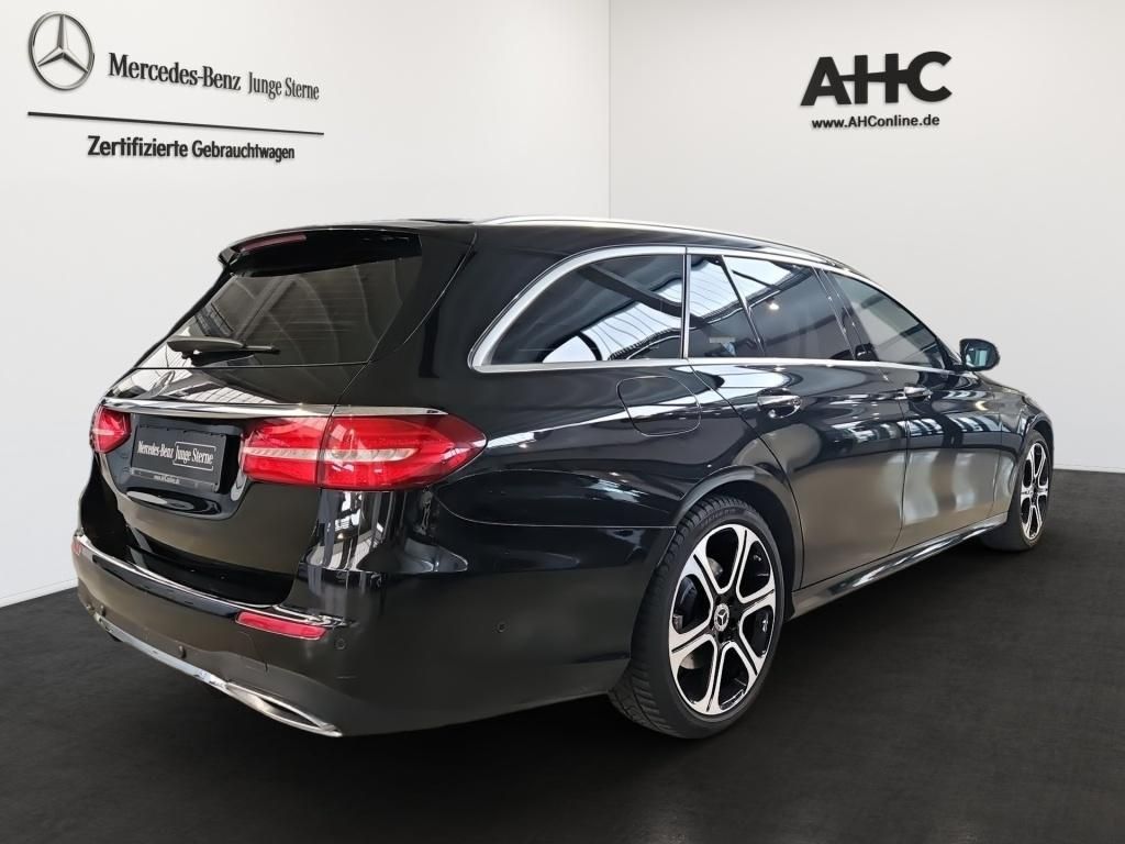 Fahrzeugabbildung Mercedes-Benz E 400 d T 4M AMG Pano Airmatic Massage Burmester