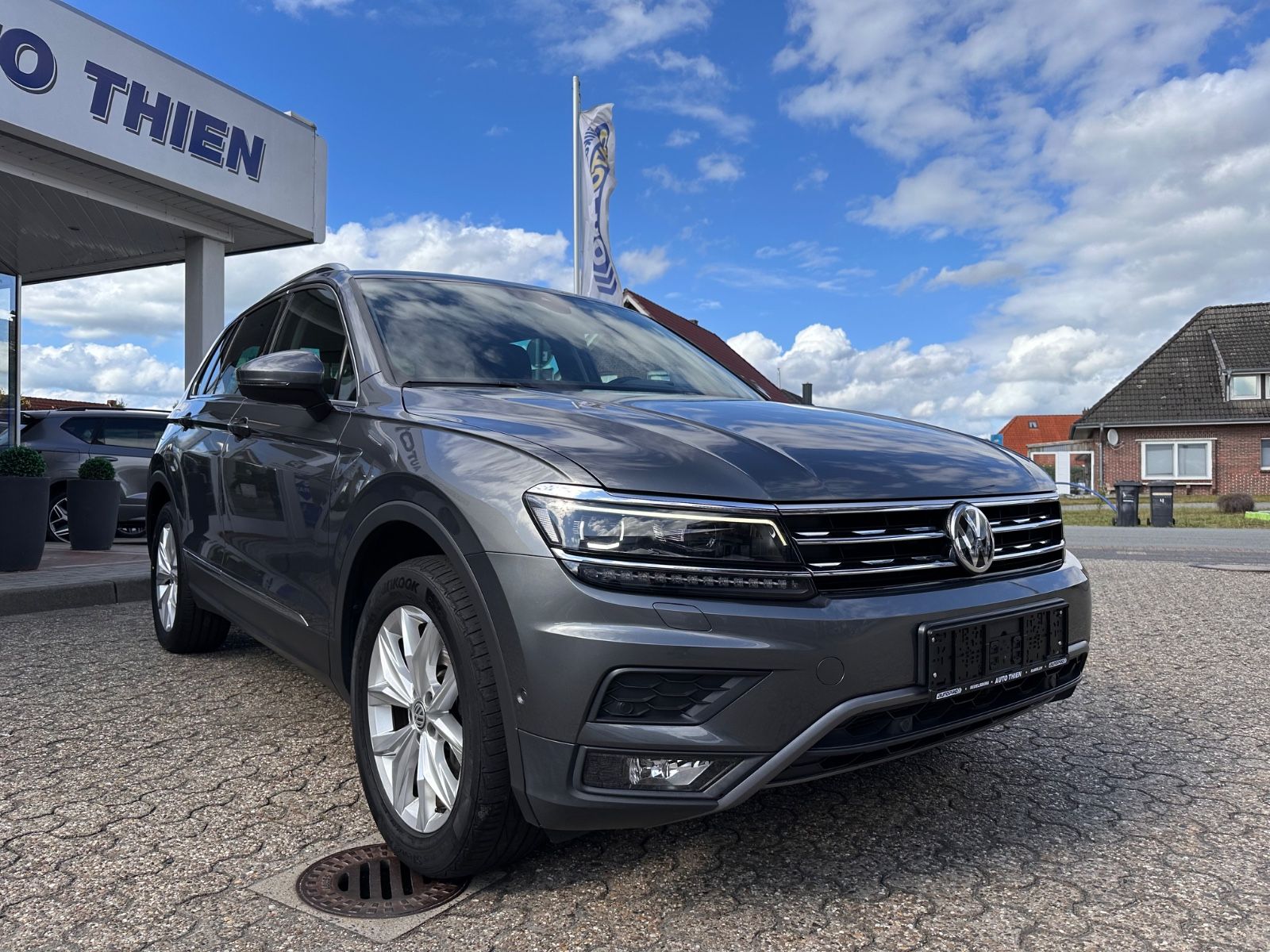 Fahrzeugabbildung Volkswagen Tiguan 2.0 TDI 4M Highline DSG AHK/HUD/Navi/LED