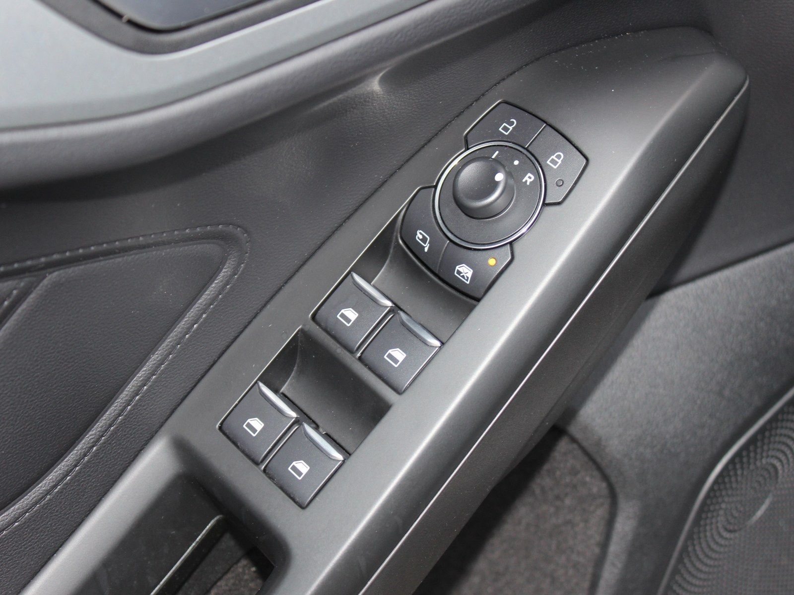 Fahrzeugabbildung Ford Focus Titanium 1,5 EcoBlue Start/Stopp