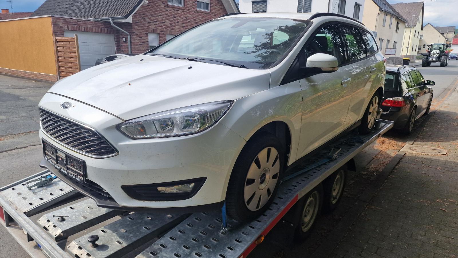 Ford Focus Turnier Business, Navi, SHZ, Motorschaden