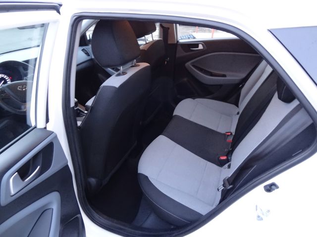 Fahrzeugabbildung Hyundai i20 Sport/OZ-Felgen/Navi/Kamera/SitzH/