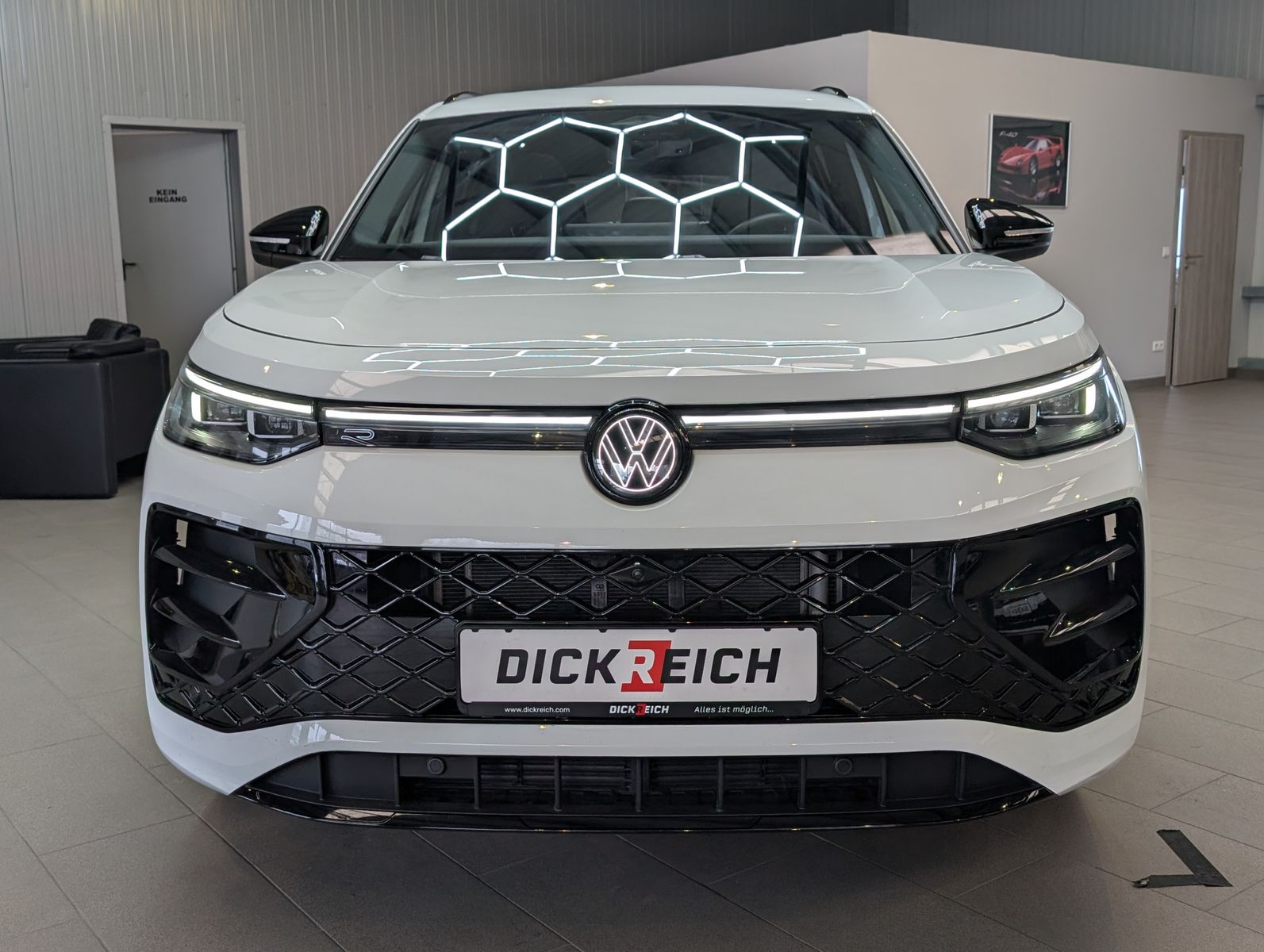 Fahrzeugabbildung Volkswagen Tayron 2.0TDI 4M R-Line Launch Pano Black AHK 20