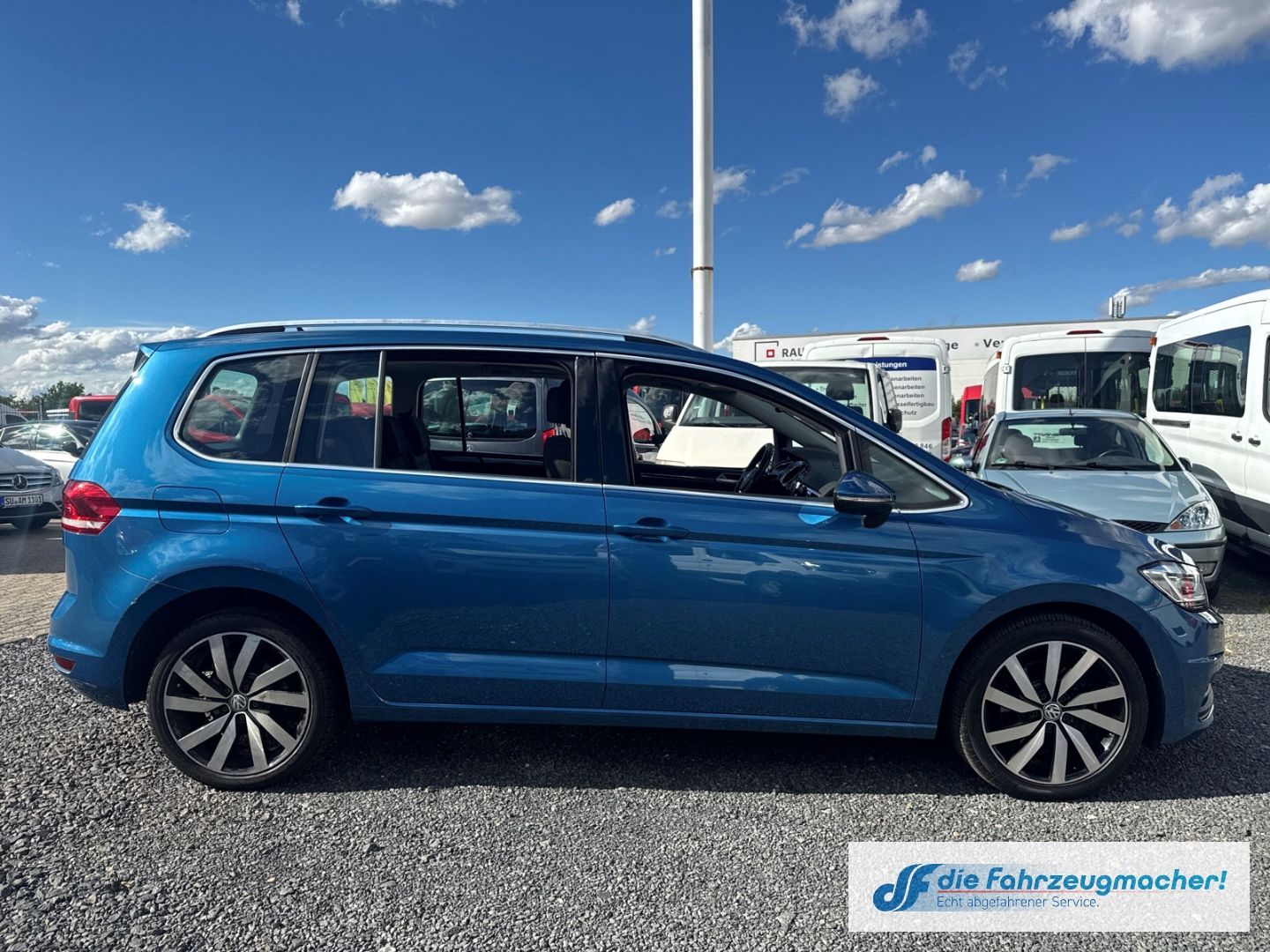 Fahrzeugabbildung Volkswagen Touran Highline 2,0TDi Pano *EXPORT