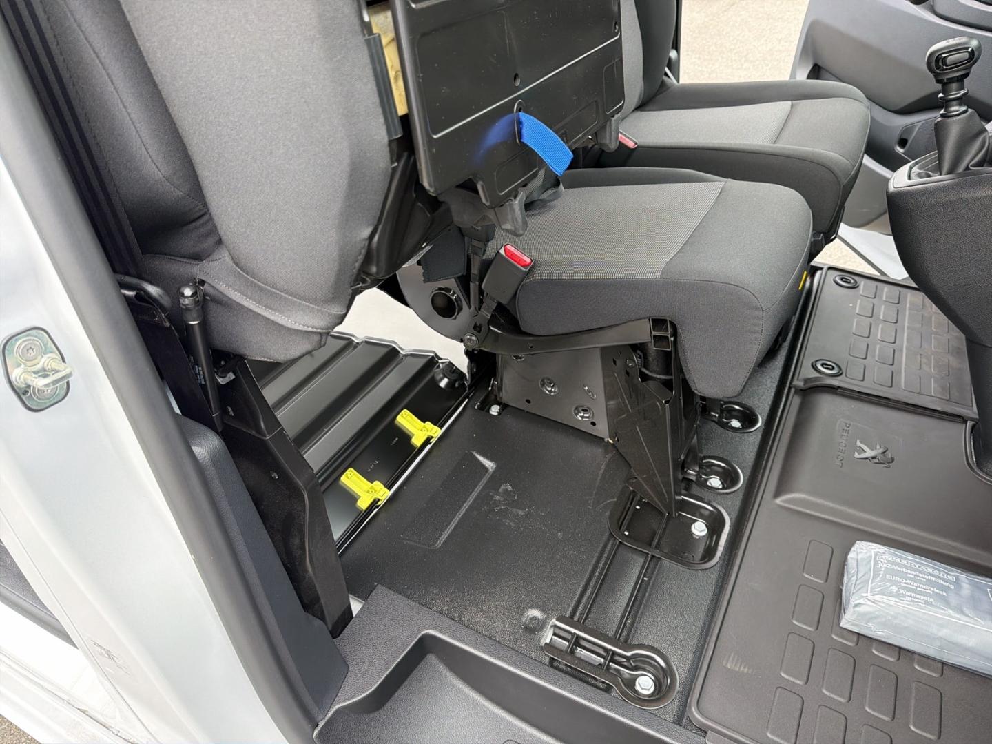 Peugeot Expert Kasten 2.0D Worksite-Paket Holzboden und 