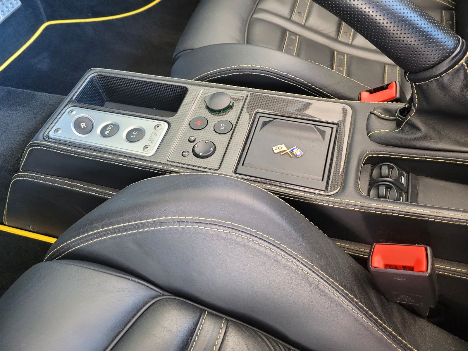Fahrzeugabbildung Ferrari F430 Spider F1/Keramik/Ferrari SH lückenlos