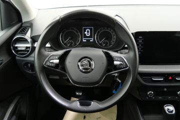 Skoda Fabia Tour 1,0 TSI NAVI AHZV SHZ Kamera