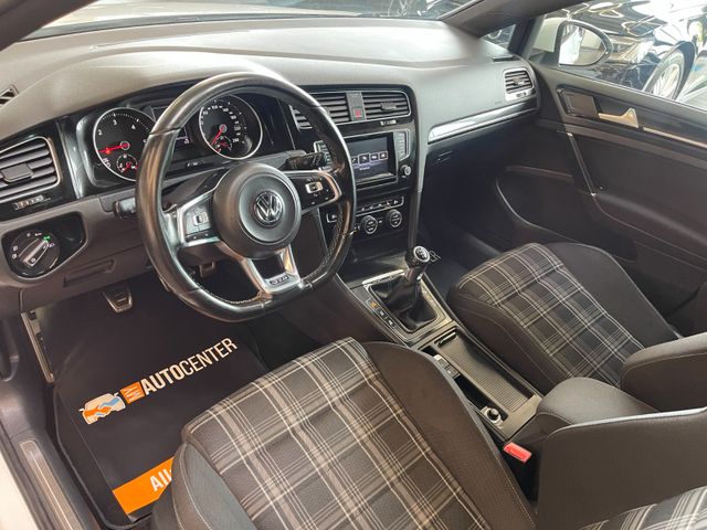 Volkswagen Golf VII Lim. GTD BMT *NAVI*SZHZ*PDC*BI-XENON*