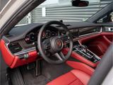 Porsche Panamera 4S E-Hybrid 21'', Panoramadach uvm. - mit Hybrid-Antrieb: Grau, Luftfederung