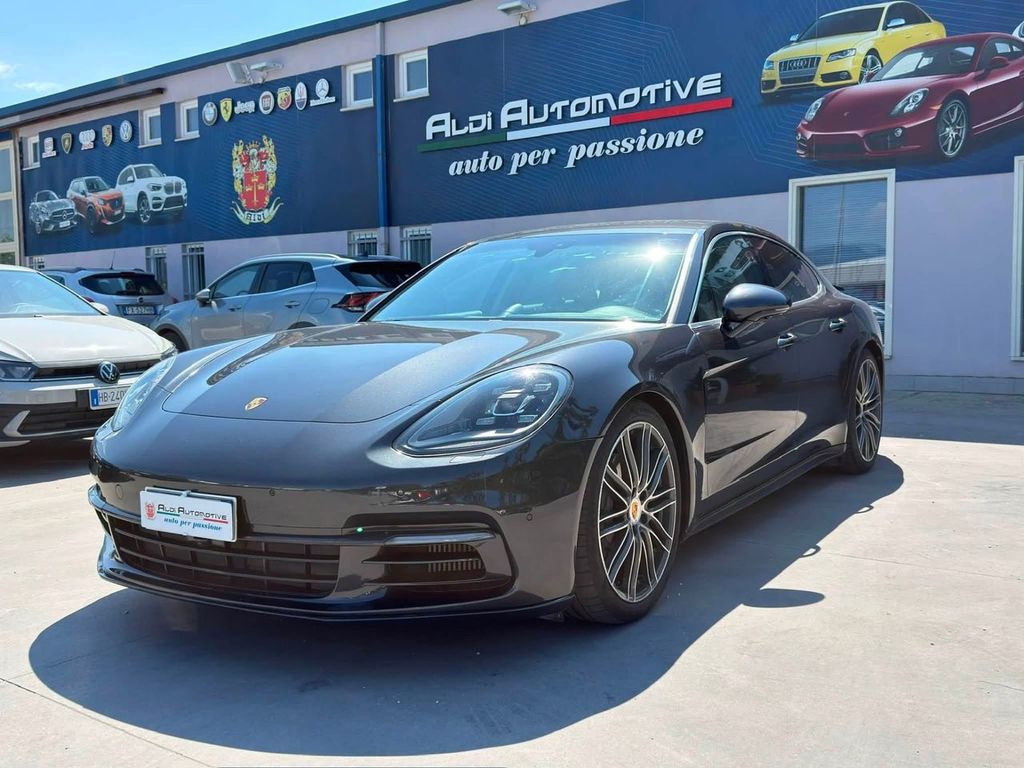 Image of Porsche Panamera