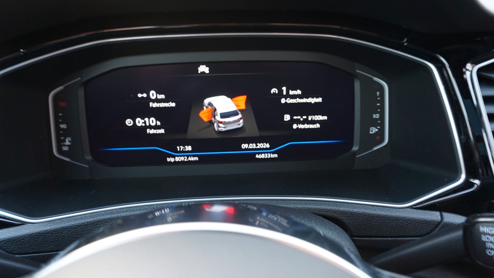 Fahrzeugabbildung Volkswagen T-Roc Sport 4Motion, Kamera, Navi, Pano, Black