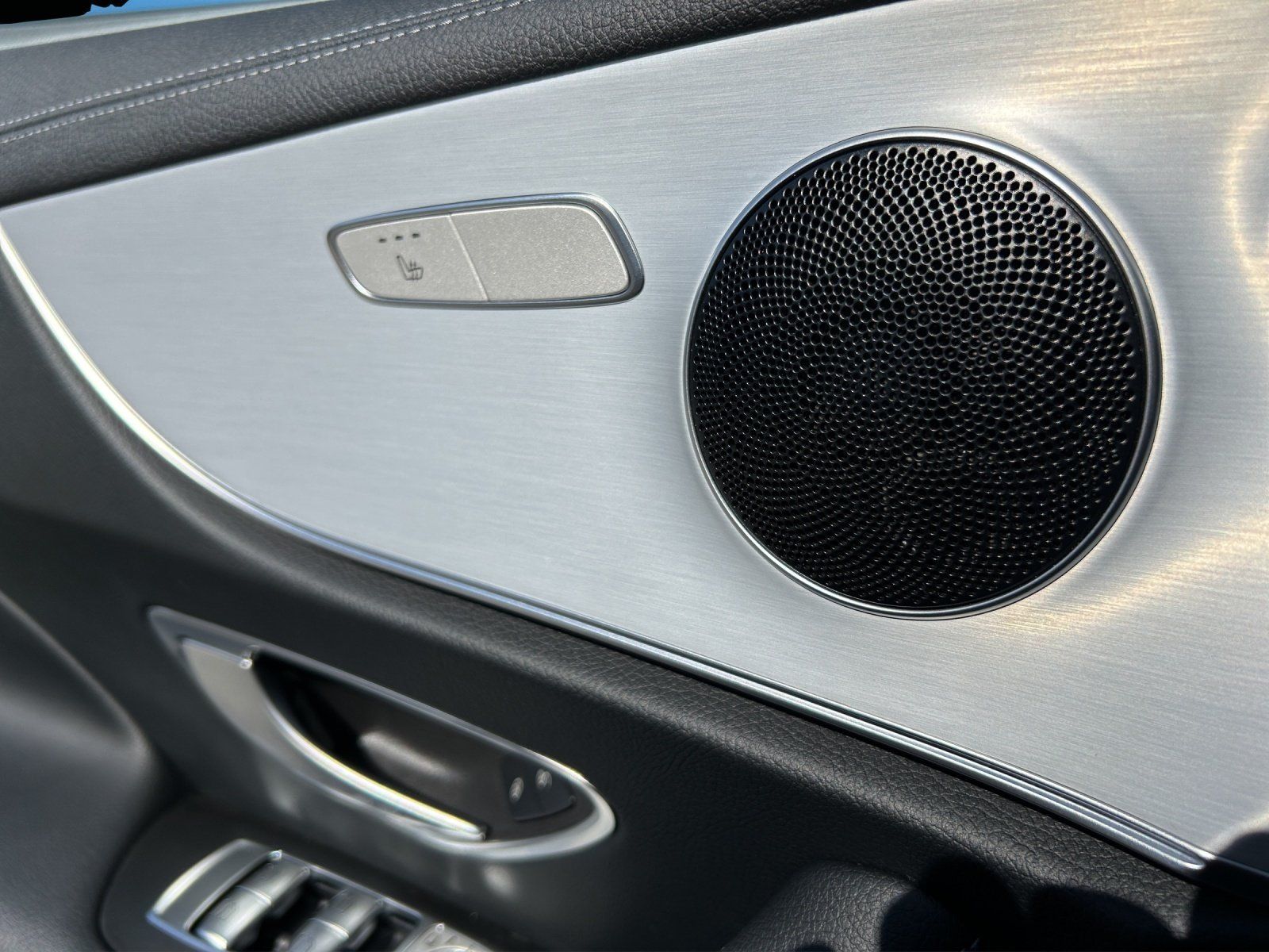 Fahrzeugabbildung Mercedes-Benz E 450 AMG Line 4Matic 9G-Tronic/LED/ACC/360°/NAV