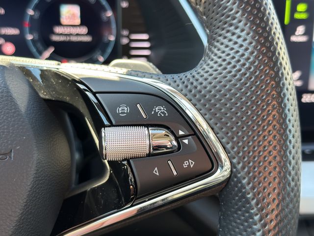 Octavia Combi PDC SHZ LEDER NAVI ACC HUD LED