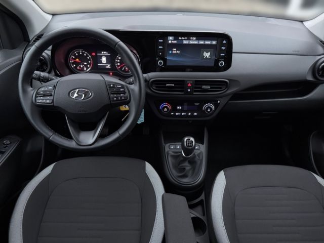 Fahrzeugabbildung Hyundai i10 Advanced 1.0 +KLIMA+SHZ+RFK+CARPLAY+TEMPOMAT