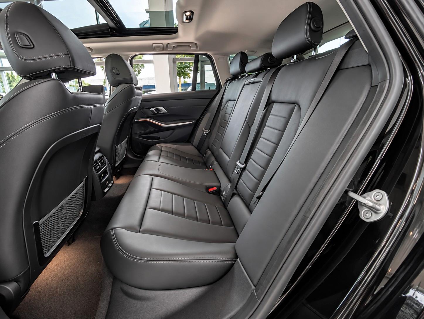 BMW 330d xDrive SAG LUXURY LEDER VIRTUAL  PANO LED