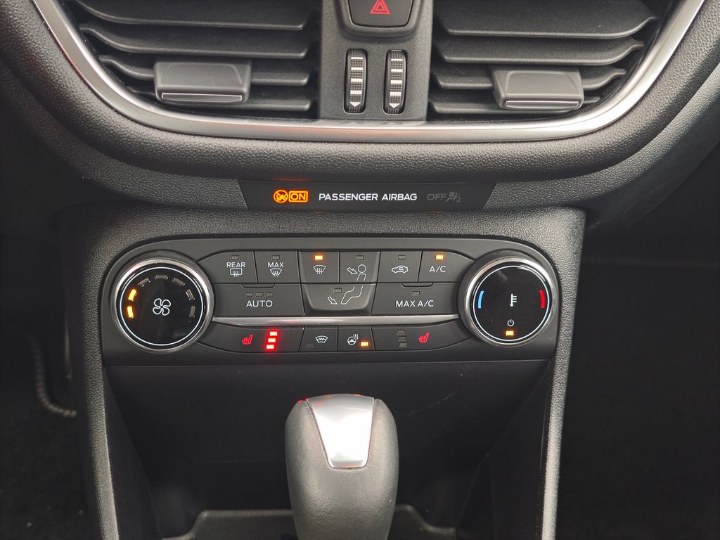 FORD Fiesta Titanium 125 PS Automatik #LED #WINTERP. FORD Fiesta Titanium 125 PS Automatik #LED #WINTERP.