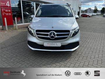 Mercedes V 220 - 4