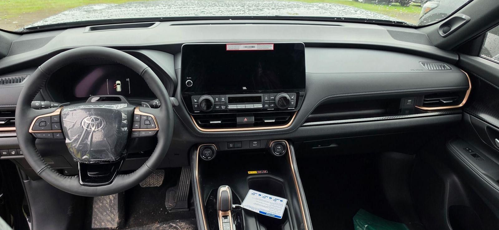 Fahrzeugabbildung Toyota GRAND Platinum Max T1: 68.000 EURO