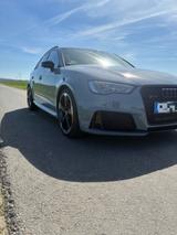 Audi RS3 2.5 TFSI S tronic quattro Sportback - - Audi RS3 mit Benzin-Antrieb: Kombi, 2.5