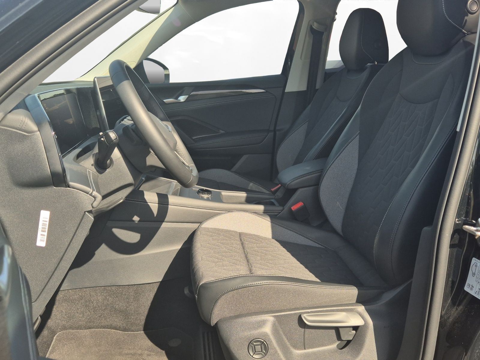 Volkswagen Tiguan 1.5 eTSI DSG NAvi AHK RüKa SiHz foto 2