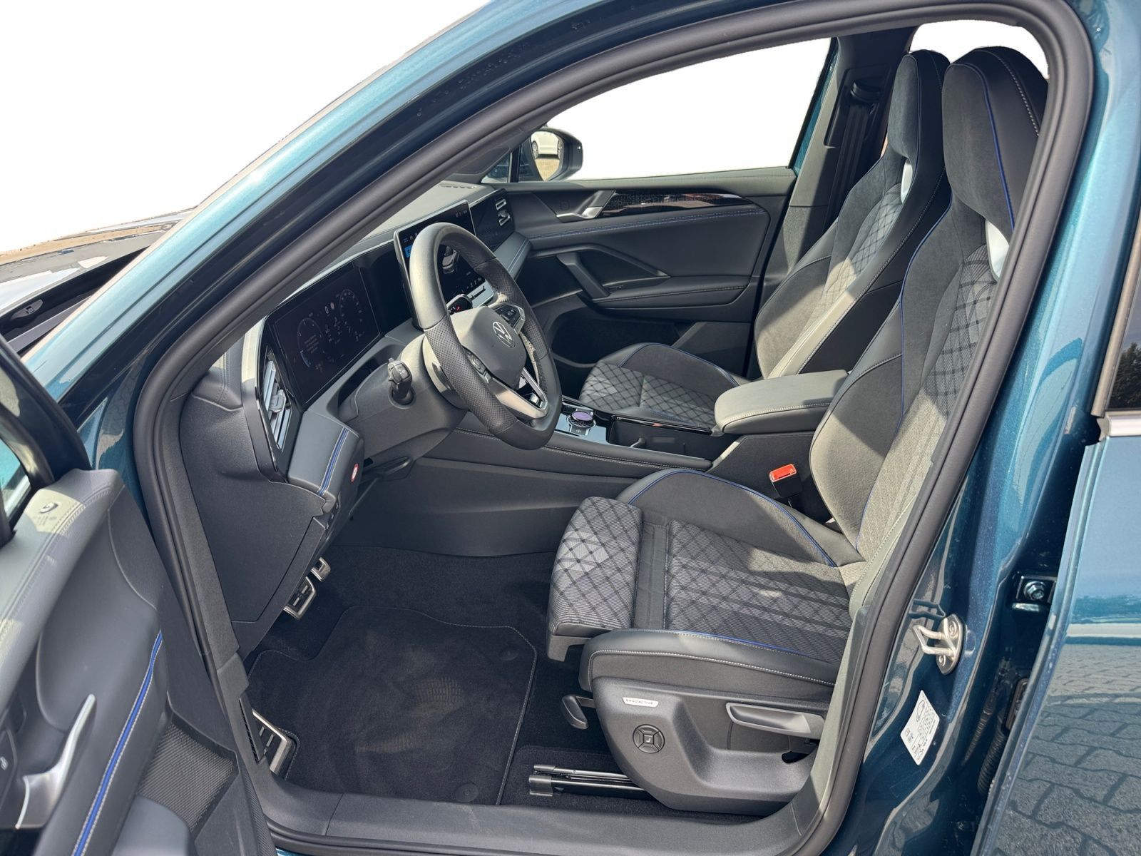 Volkswagen Tiguan R-Line 2.0 TDI 4M DSG MATRIX 20 foto 4