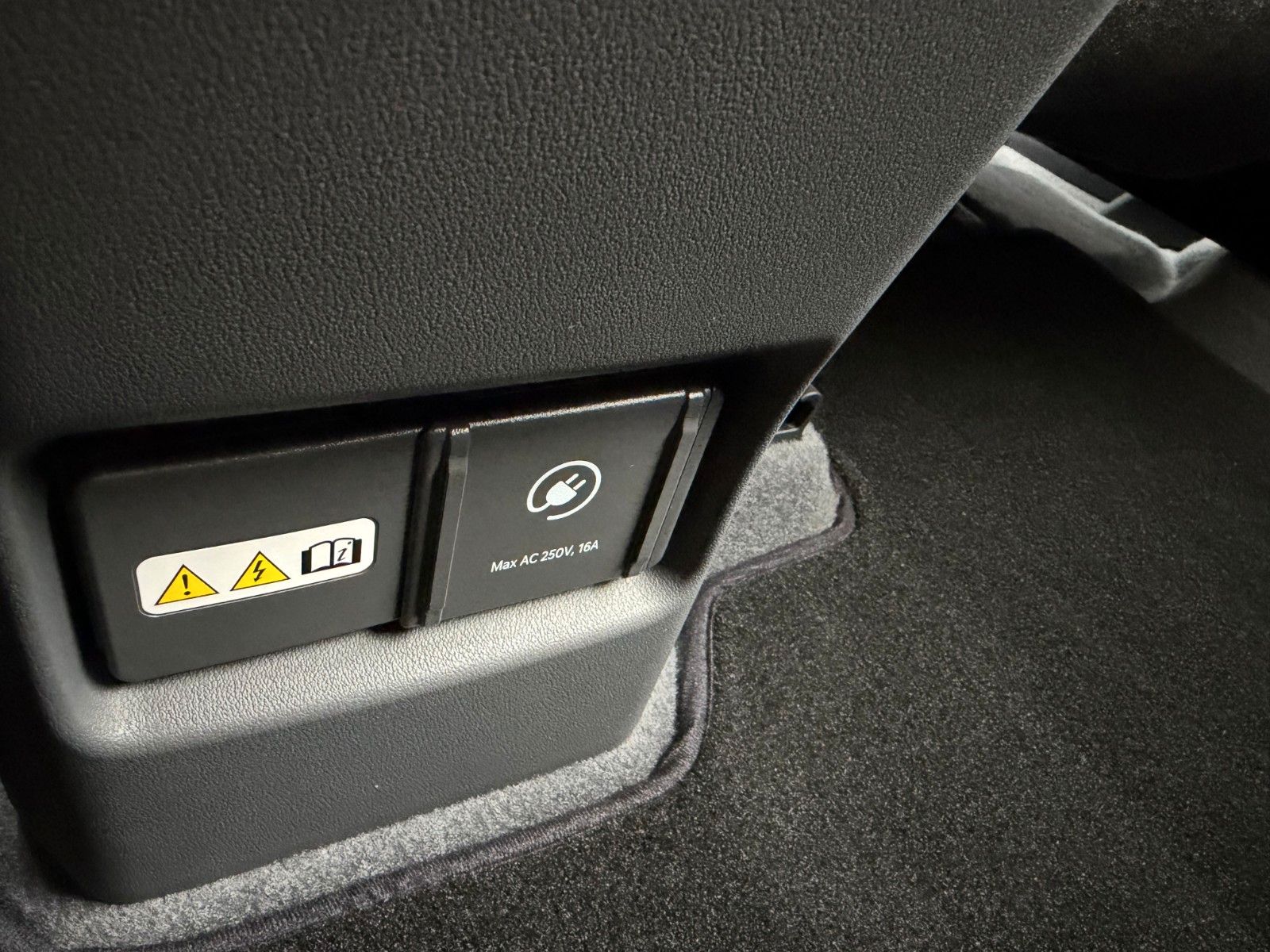 Fahrzeugabbildung Kia EV2 42.2 5S EARTH WIC TEC DWP DES