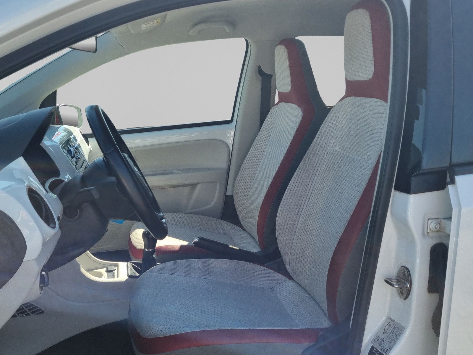Fahrzeugabbildung Volkswagen Up! Colour Up! BMT 1,0 Klima ZV SHZ
