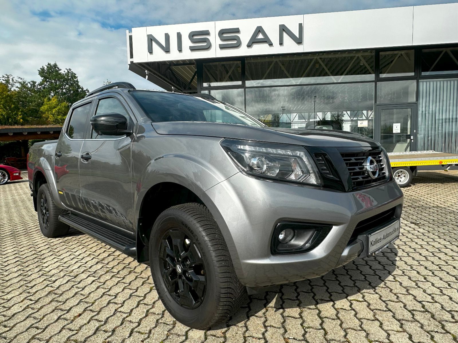 Fahrzeugabbildung Nissan Navara NP300 N-Guard Double Cab 4x4